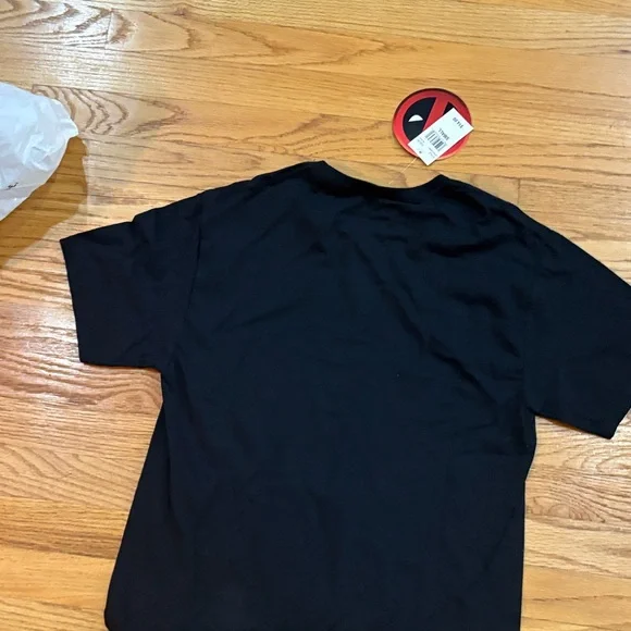 Marvel Deadpool Graphic Tee in Black and Red - Picture 3 of 3